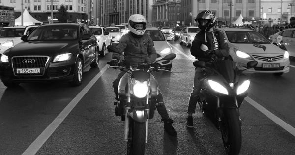 Es wurde bekannt, gegen welche Regeln Motorradfahrer am häufigsten verstoßen