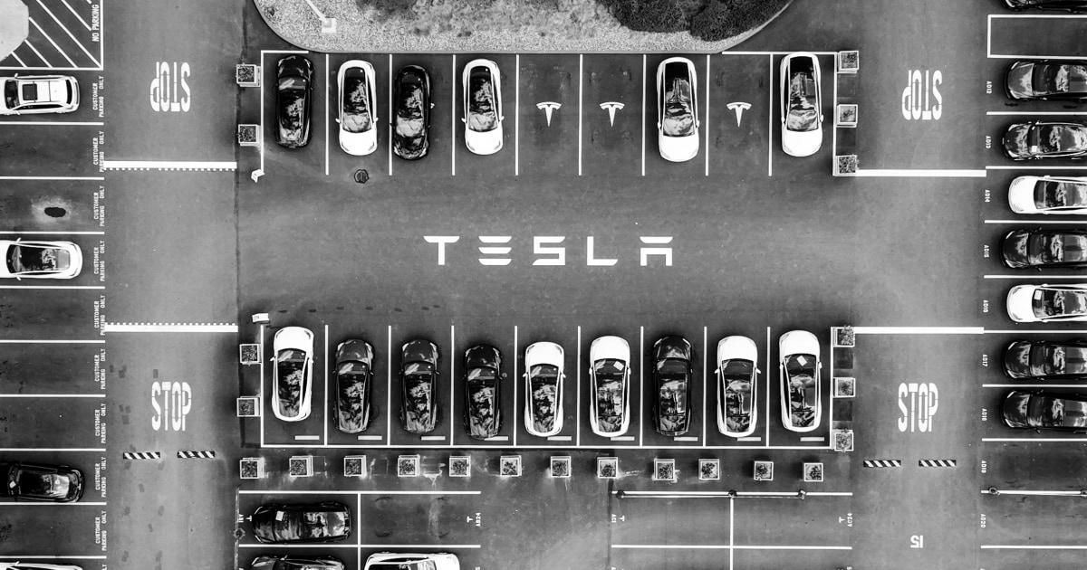 Tesla pays travel prices for workers seeking abortion providers